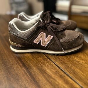 New Balance 574 brown/pink suede running/jogging shoes Women’s size 8